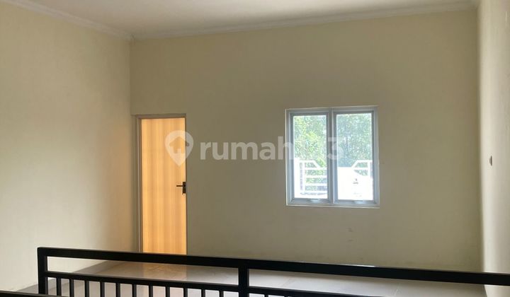 For Sale Shop House on Jl. M. Toha, Tangerang City, Good Condition, Newly Built 2.5 Floors, Inter-housing Complex Area. 2