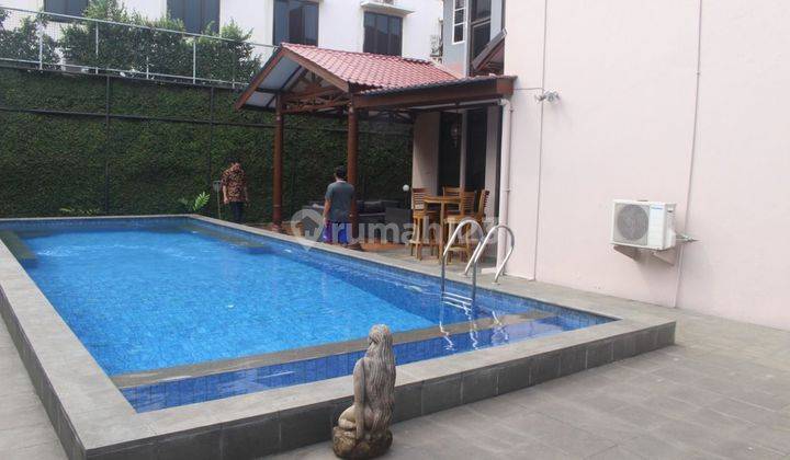 Rumah 2 lantai,tanah luas,siap huni,semi furnished ada kolam renang lokasi strategis di Cipete Utara,Kebayoran Baru,Jakarta selatan 2