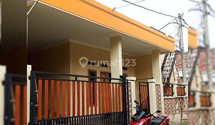 Rumah baru full renovasi,posisi hook,minimalis modern ada roof top,murah,full renovasi,siap huni,lokasi strategis di pondok ungu permai,sektor 5,Bekasi  1