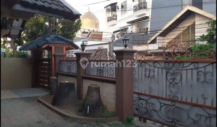 Rumah siap huni,bagus,lokasi strategis di lingkungan elit Menteng,Jakarta pusat 2