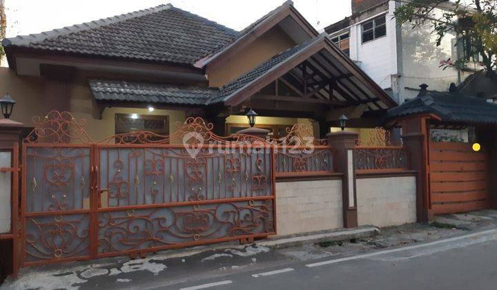 Rumah siap huni,bagus,lokasi strategis di lingkungan elit Menteng,Jakarta pusat 1