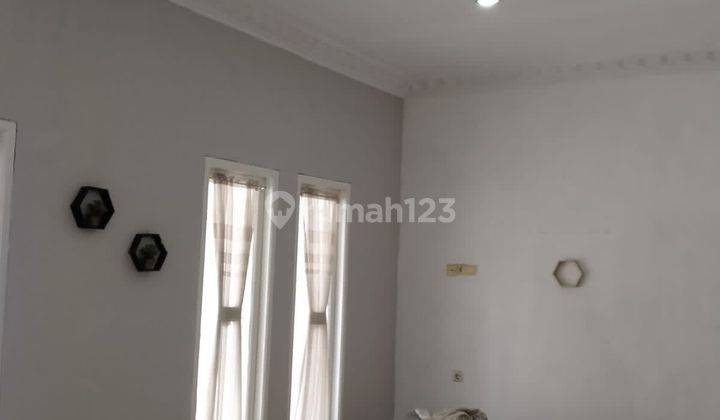 Rumah 2 lantai,minimalis modern,semi furnished ,harga murah,lokasi strategis di perumahan tytyan indah,harapan jaya,Bekasi utara 2