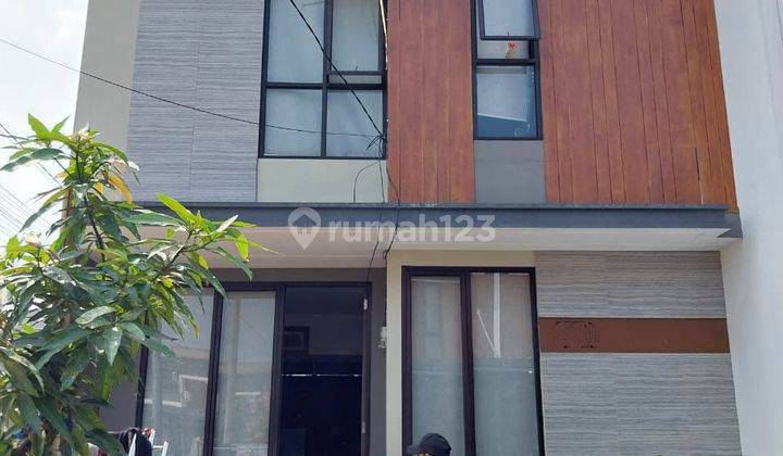 Rumah 2 lantai,posisi hook,minimalis modern,siap huni,harga murah,lokasi strategis di perumahan Samira regency, cimuning,mustikajaya,Bekasi timur 1