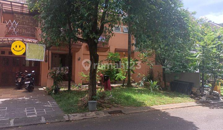 tampak depan rumah 2 lantai bebas banjir,furnished