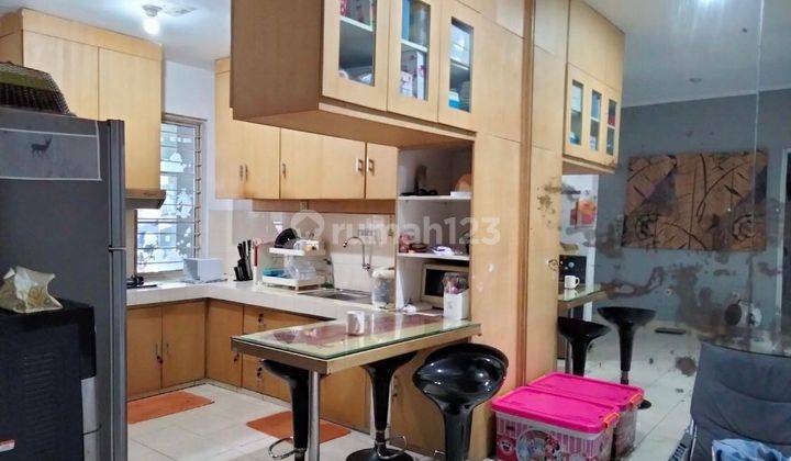 dapur rumah cluster 2,5 lantai,bebas banjir,termurah