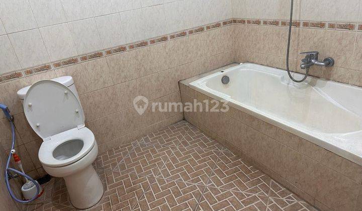 kamar mandi rumah 2 lantai bebas banjir,furnished