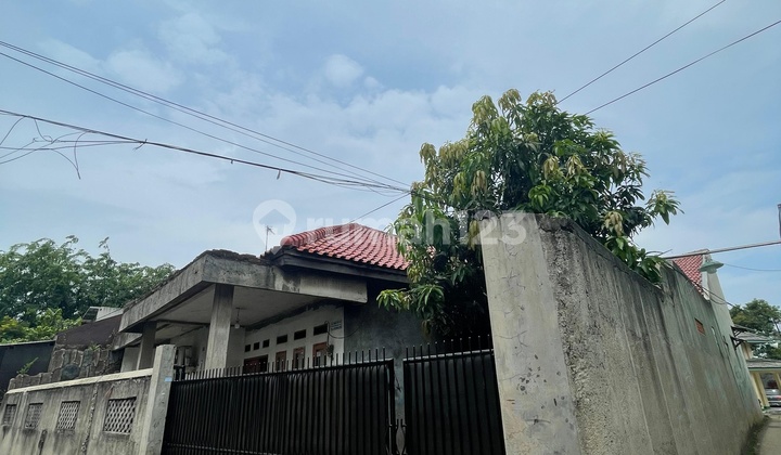 Cheapest Hook House at Land Price, Flood-Free in Jatibening Baru, Pondok Gede.