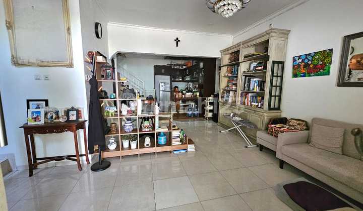 Rumah 2,5 Lantai Siap Huni,Bebas Banjir,Harga Murah,Semi Furnished di Cluster Valeria,Metland Menteng,Cakung,Jakarta Timur Nempel Jakarta Garden City 2