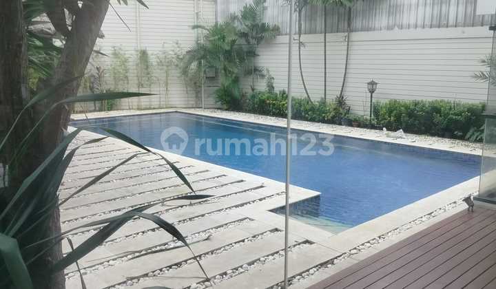Rumah Hook Dan Mewah,termurah Dalam Cluster Ada Kolam Renang Di Cipete,jakarta Selatan