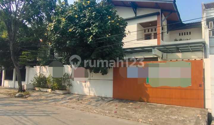 Newly Renovated 2-Story House Ready to Occupy Below Market Price, Flood-Free in Kayu Mas Housing, Pulo Gadung, East Jakarta 2