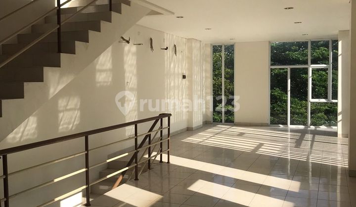 For Rent 4-Story Shophouse Strategic Location in Jakarta Garden City 2