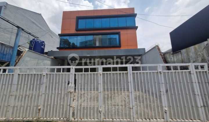 Disewakan Kantor atau Ruko Strategis di Utan Kayu Jakarta Disewakan Kantor atau Ruko Strategis di Utan Kayu Jakarta