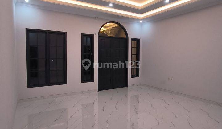 Dijual Rumah 3 Lantai Gaya Eropa Classic di Jati Padang Jakarta  2