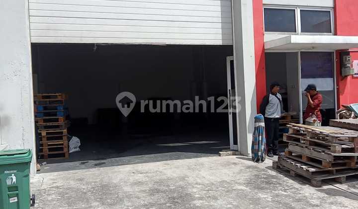 Warehouse for Rent Ready to Use in Green Sedayu, Cakung, East Jakarta.