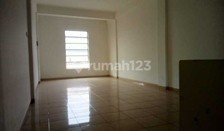 For Rent: 3-Story Shop House on Kranji Street Side, West Bekasi 2