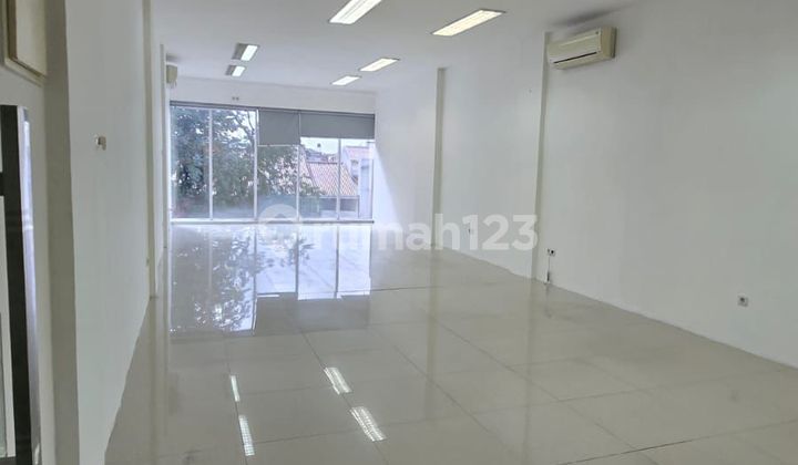 For Quick Sale: Shop House on Boulevard Kelapa Gading, North Jakarta For Quick Sale: Shop House on Boulevard Kelapa Gading, North Jakarta