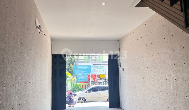 For Sale Ready-to-Use Shophouse in Harapan Jaya Bekasi Location