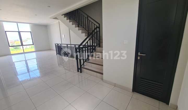 For Rent 3-Story Shop House in Summarecon Crown Gading Bekasi 2