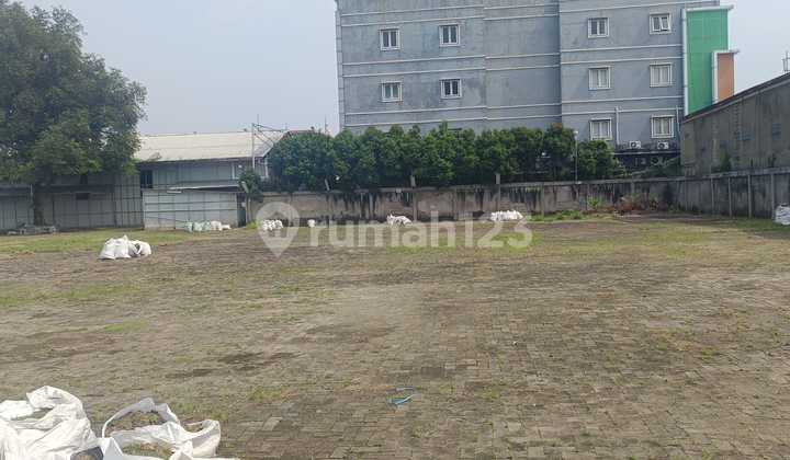 Land for Pool for Rent in East Jakarta
