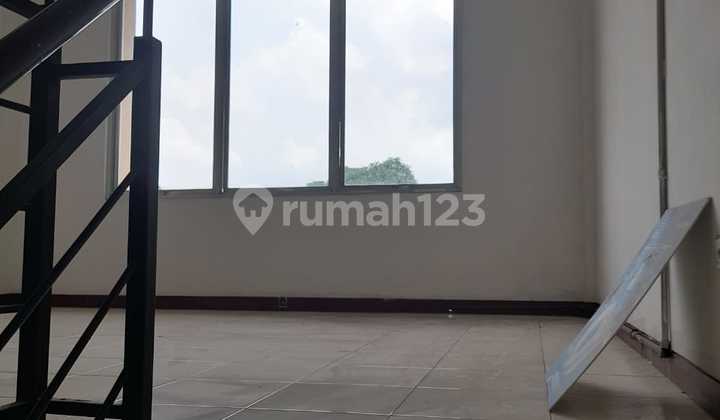 For Rent Strategic Shop House on Harapan Indah Green Boulevard Bekasi 2