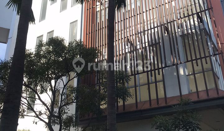 For Rent 4-Story Shophouse Strategic Location in Jakarta Garden City