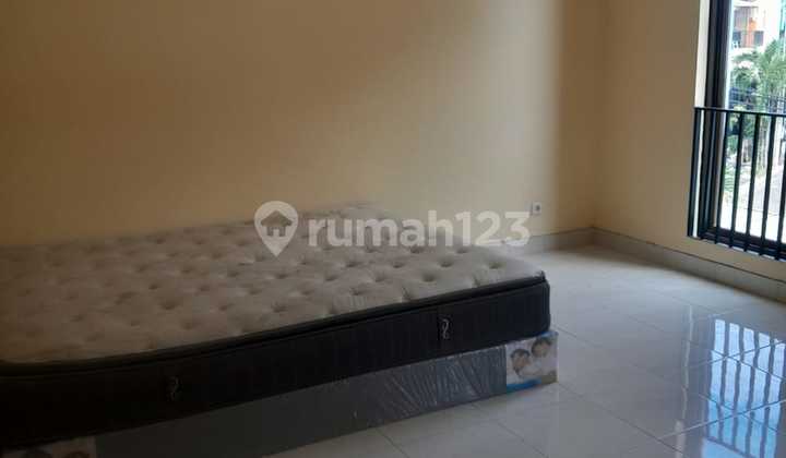 Disewakan Rumah 2 Lantai Di Harapan Indah Bekasi 2