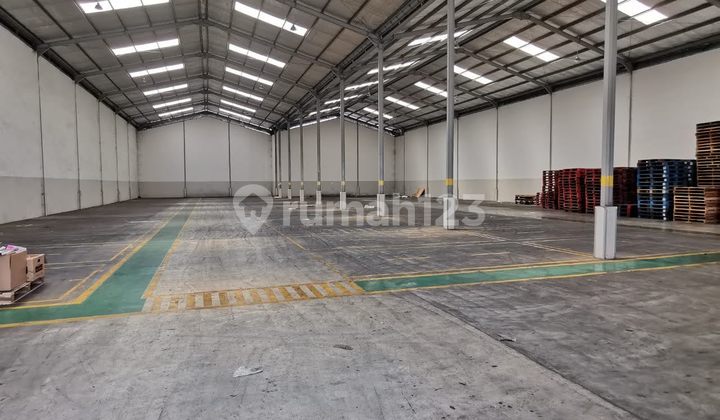 Strategic Warehouse For Rent at Base 2 Narogong Bekasi