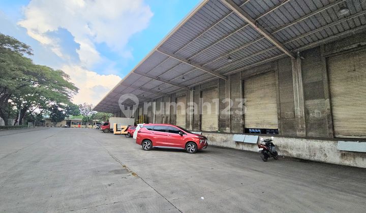 Warehouse for Rent Ready to Use in Cakung, East Jakarta Warehouse for Rent Ready to Use in Cakung, East Jakarta