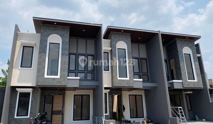 Rumah Exlusif Kontemporer 2.5lt Di Cilangkap,murah Strategis  1