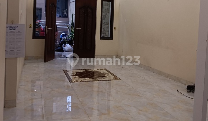 Rumah Minimalis 2lt Kokoh Dan Terawat Di Pondok Ranggon,jakarta  2