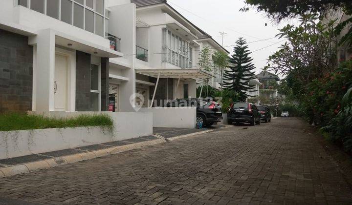 Rumah mewah american clasik 2 lantai di Bintaro,bebas banjir  1