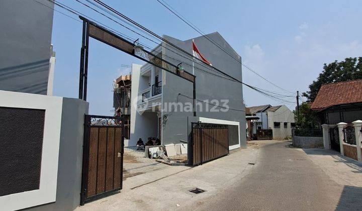 Rumah mewah 2lantai gaya American clasik di Cilodong, strategis  2