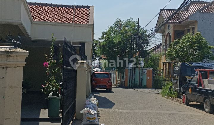 Sturdy, Well-Maintained Second House in Pondok Gede, Bekasi, Flood-Free 2