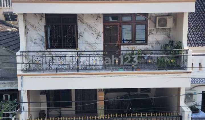 Well-Maintained Second House in Duren Sawit, East Jakarta, Flood-Free