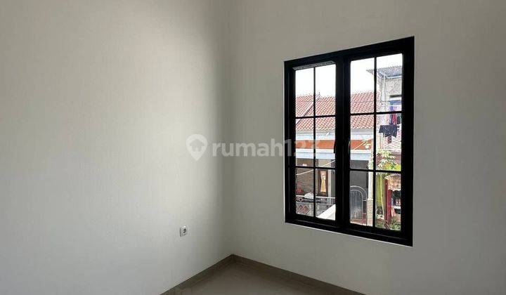 Rumah Baru Modern Ready Type Mezzanin Di Ciracas,bebas Banjir 2