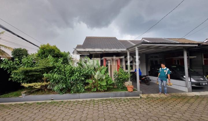 Modern Minimalist House in a Cluster at Ciburial Bogor, Flood-Free Modern Minimalist House in a Cluster at Ciburial Bogor, Flood-Free