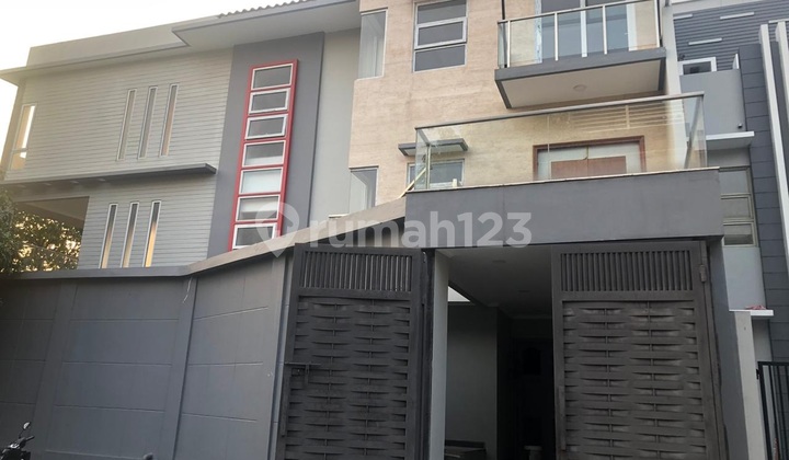 For Rent: 3-Story Furnished House in PIK, 256m², North Jakarta