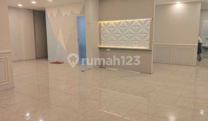 Disewa 3 Ruko Gandeng The Metro PIK 4Lt Uk 4.5x15 m² at Jakarta Utara 
