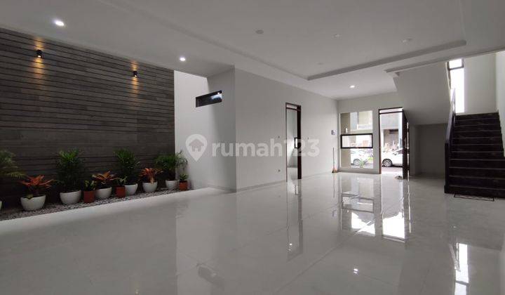 Rumah Baru Lux 2 Lantai Singgasana Pradana Bandung 2