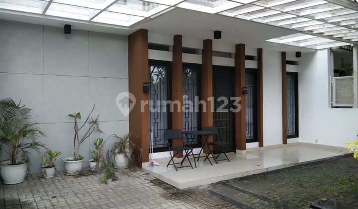 Di Sewakan Rumah Full Furnished di Batununggal Indah Lingkungan Asri & Tenang Di Sewakan Rumah Full Furnished di Batununggal Indah Lingkungan Asri & Tenang