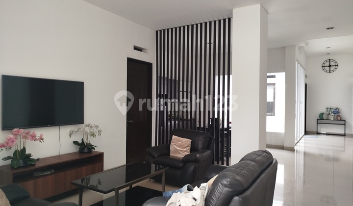 For Rent, Fully Furnished House in Batununggal Indah, Beautiful &amp; Peaceful Environment. 2