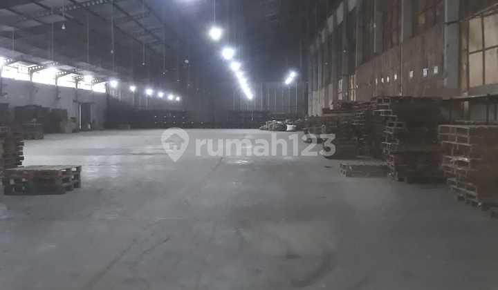 In the Seeakan Warehouse Complex, Warehousing Complex on M. Toha Bypass Road. In the Seeakan Warehouse Complex, Warehousing Complex on M. Toha Bypass Road.