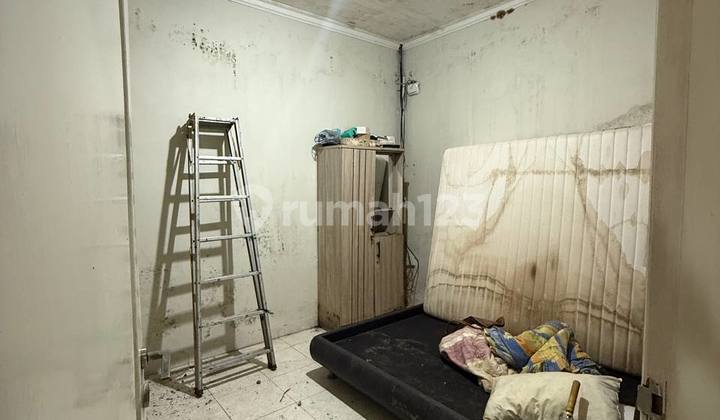 Sutorejo Utara house near Mulyosari, Pakuwon City, Kenjeran. 2