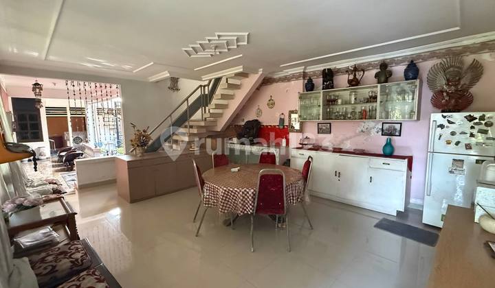 New Darmo West House Near Mayjend Sungkono, Muhammad Street