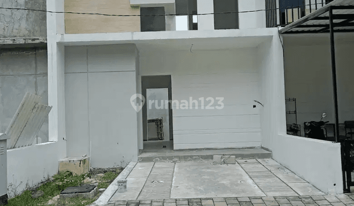 Rumah Trimas Regency dekat Citraland, Pakuwon, Darmo, Wiyung, Lontar 1