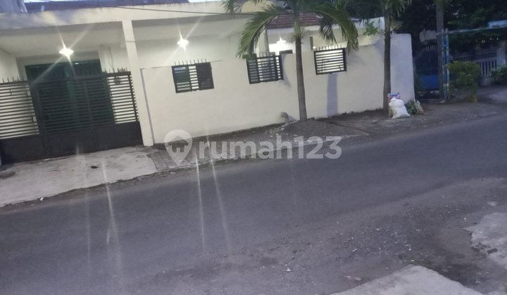 Rumah Hook Ngagel Madya dekat Dinoyo, Manyar, Gubeng 2