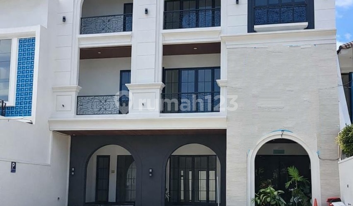 Kaliwaron Shop House Near Dharmahusada, Gubeng, Kalikepiting