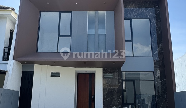 Rumah Citraland Woodland Dekat Wiyung Pakuwon Mayjend Sungkono, Hr Muhammad