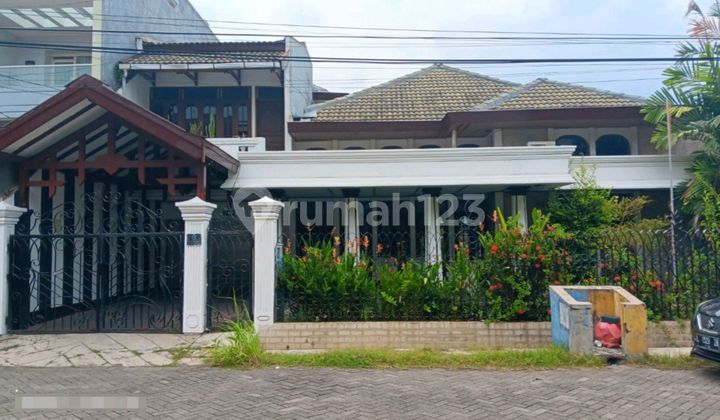 Rumah Dharmahusada Indah Barat Dekat Mulyorejo, Merr 1