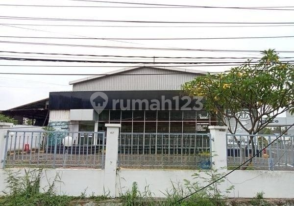 Strategic Business House Jl. Jenggolo Sidoarjo Strategic Business House Jl. Jenggolo Sidoarjo